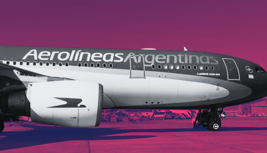 Diputados debatirá privatización de Aerolíneas Argentinas; el oficialismo busca votación en noviembre.